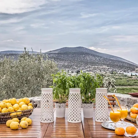 Vila Epidavros Villas, Thymari Garden & Seaview Retreat