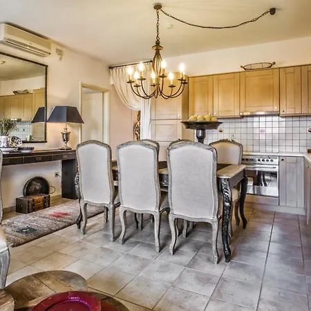 Vila Epidavros Villas, Thymari Garden & Seaview Retreat *