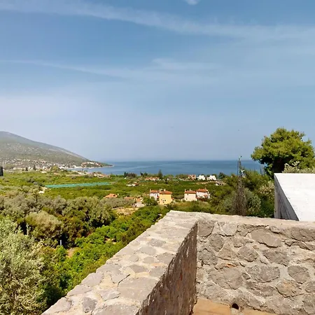 Willa Epidavros Villas, Thymari Garden & Seaview Retreat Néa Epídavros